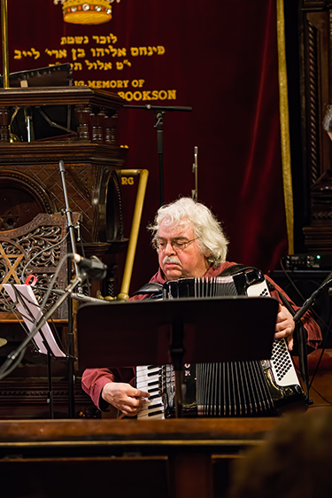 Ismail Butera of Metropolitan Klezmer @ Eldridge Synagogue